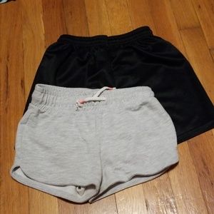 2 Girls shorts